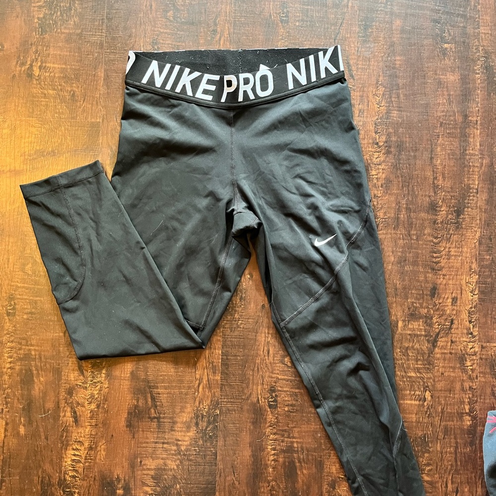 Nike Pro 3/4 length Leggings
